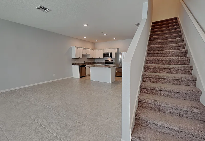 3 bed, 2.5 bath, 1582 sqft, $2,299 — Photo 2