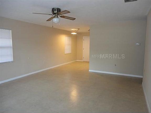 3rd image of 5324 Peach Ave APT A