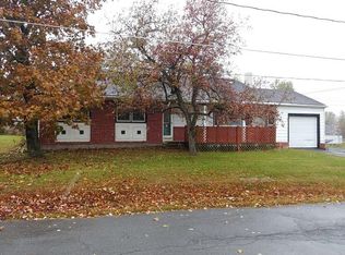 9 Forge St, Altona, NY 12910