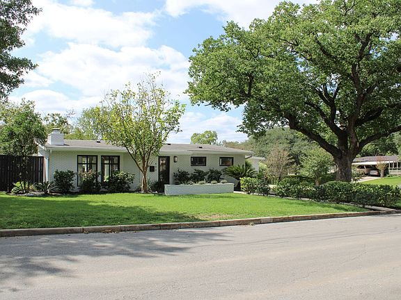 2nd image of 800 Morningside Dr