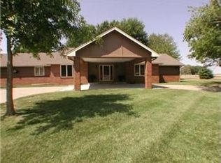 19570 Mission Rd, Stilwell, KS 66085
