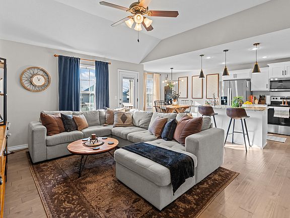 4th image of 659 N Maplewood Hills Road