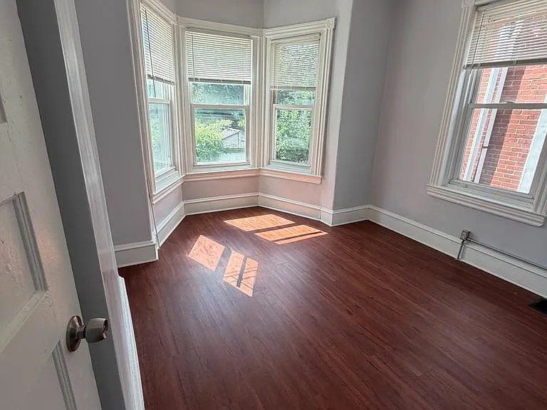 64 W Sharpnack St — Photo 23
