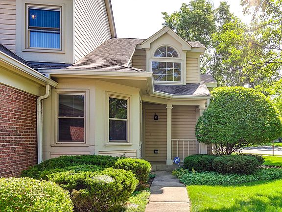 2nd image of 1335 Glengary Ct #L