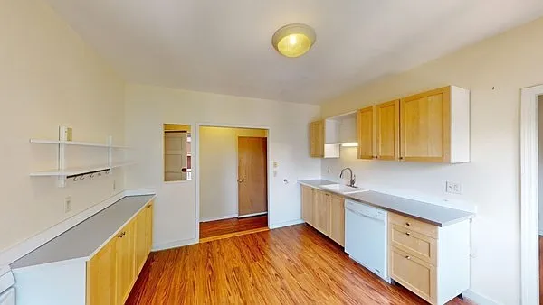 22 Boynton St #R3 — Photo 6