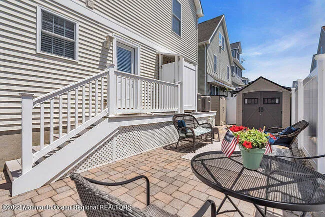 63 Fort Ave — Photo 42