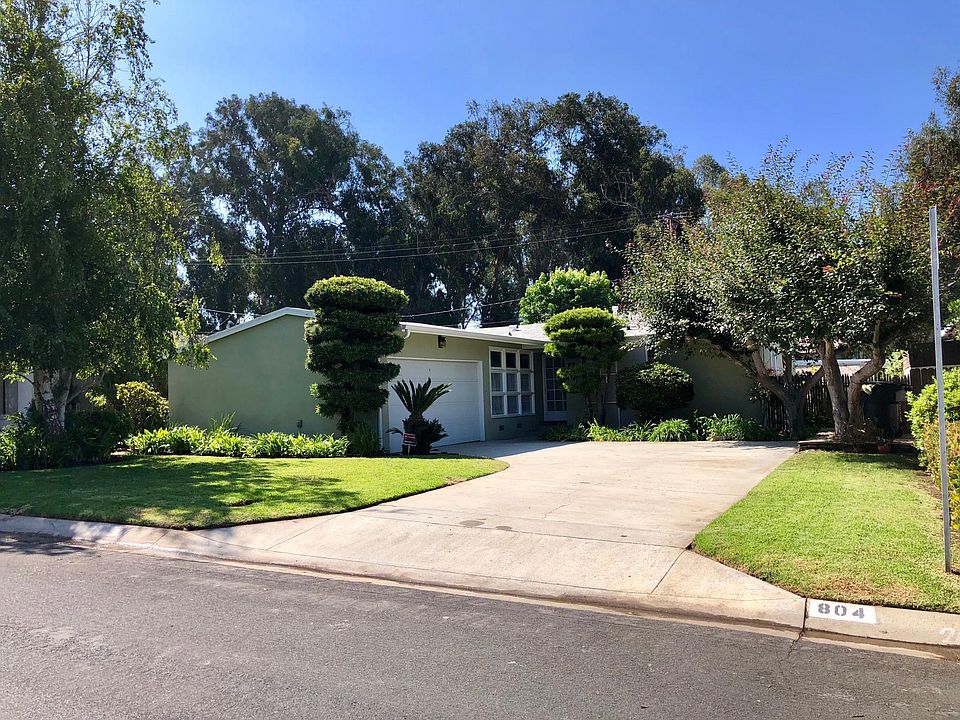 1st image of 804 Calle De Arboles