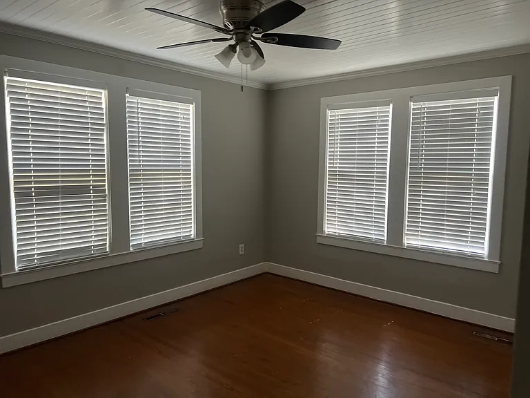 310 N East St — Photo 12