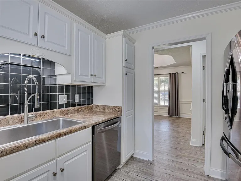 610 Butler Springs Cir — Photo 17