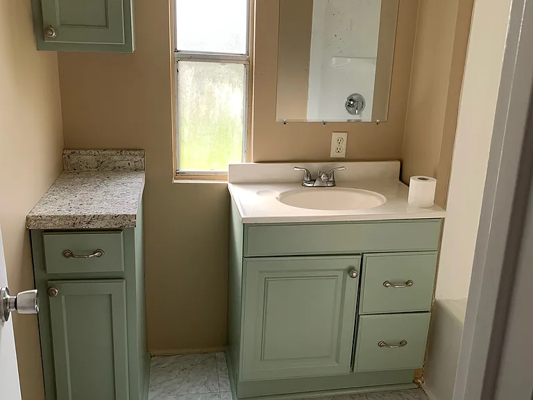 2024 Carr Ln #1 — Photo 8