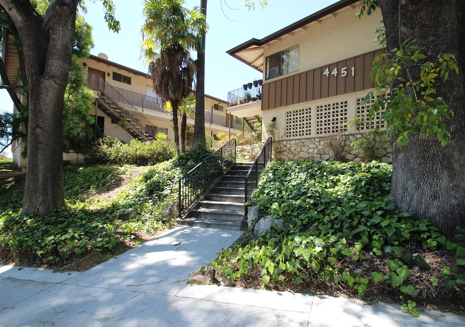 4451ro — Photo 1