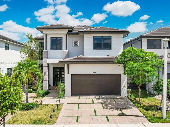 8911 NW 160th Ter, Miami Lakes, FL 33018