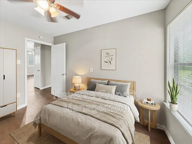 1215 Lowe St — Photo 14