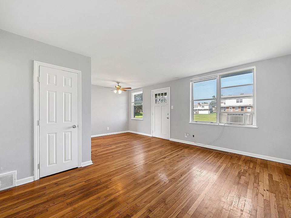 1st image of 114 Wayne Rd #2A