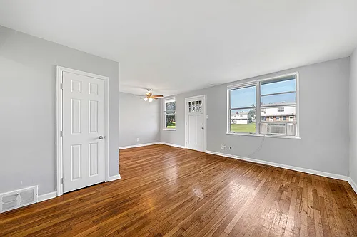 114 Wayne Rd Photo 1