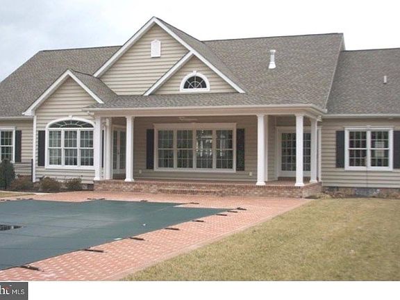 3rd image of 139 E Lucky Estates Dr