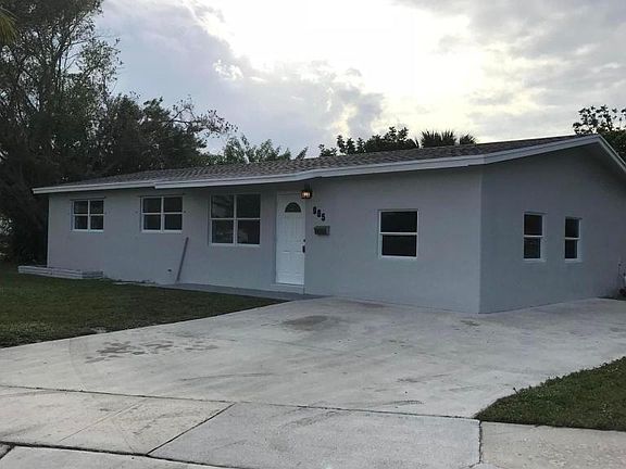 3rd image of 905 Magnolia Dr