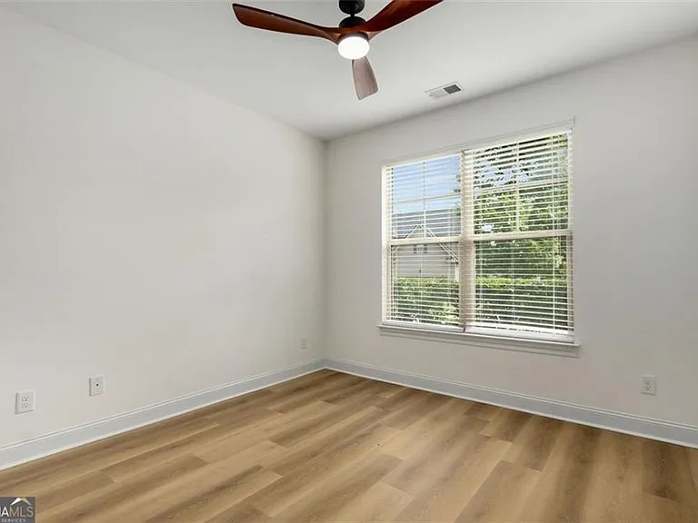5115 Rialto Way — Photo 18