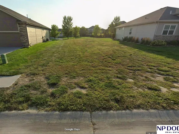 1430 N 194th Cir, Elkhorn, NE 68022