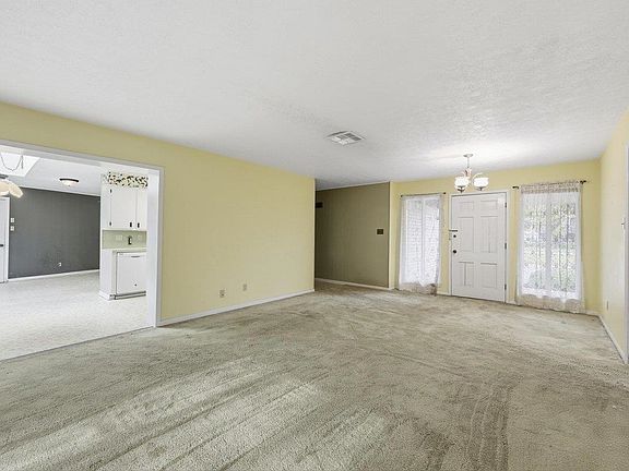 5th image of 1223 N Broadway St