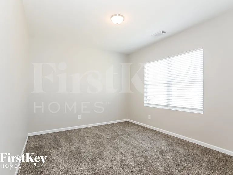 156 Alexander Ln — Photo 7
