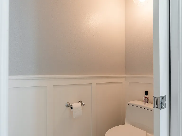 7514 E Green Lake Dr N — Photo 38