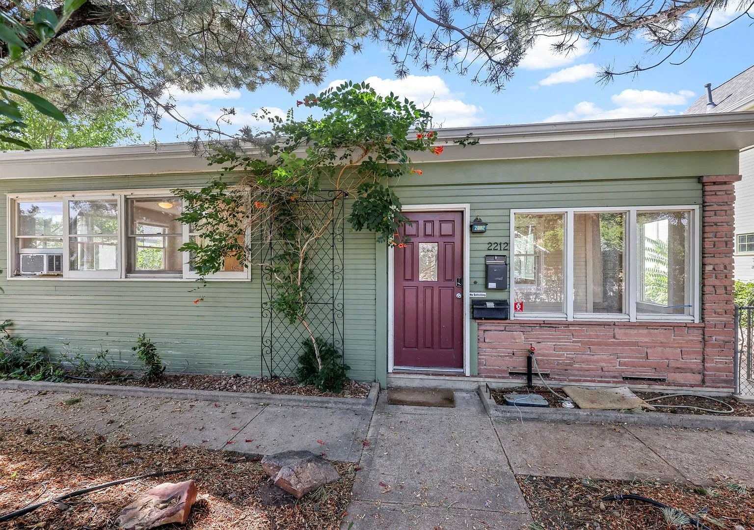2212 Pine St. — Photo 2