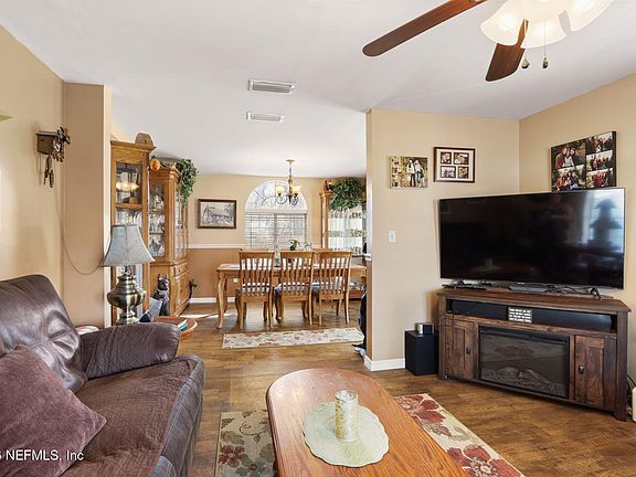 5th image of 85930 N HARTS Road