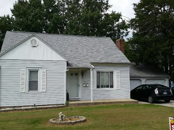 1019 S Mill St, Nashville, IL 62263