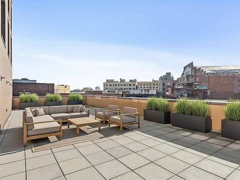 1333 Broadway #1103 — Photo 6