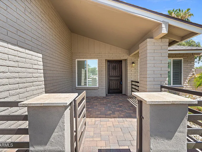 8642 E San Bruno Dr — Photo 2
