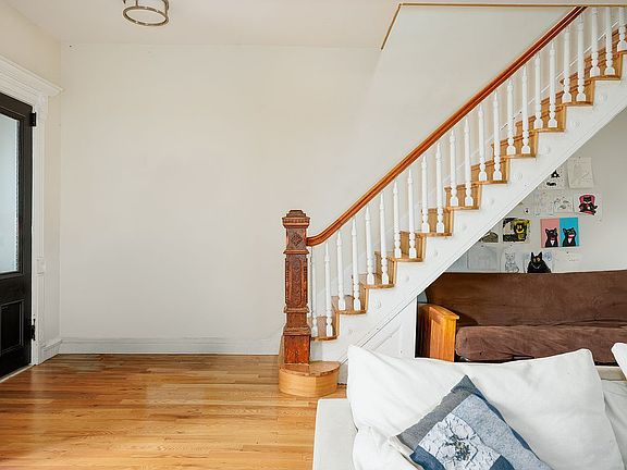 4th image of 14 Pilling St #1
