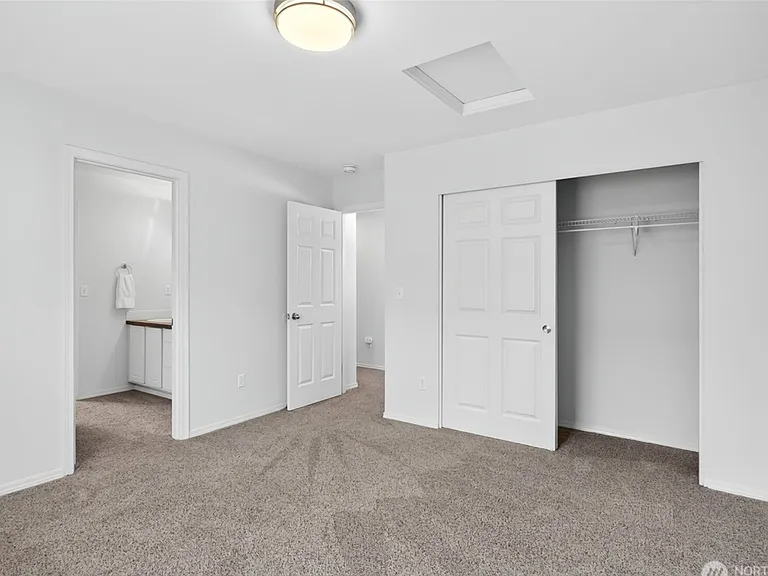24011 SE 21st St — Photo 19