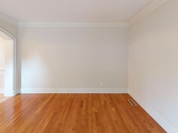 4th image of 543 Stafford Ave NW #13