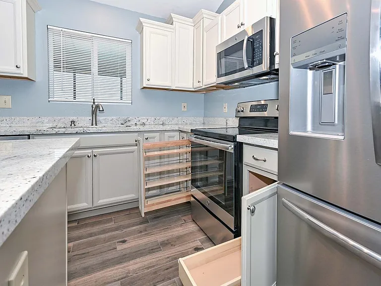 14227 W Yosemite Dr — Photo 9