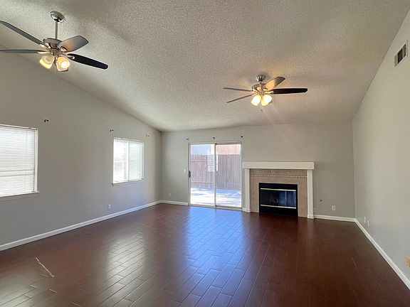 3rd image of 3105 Silver Spur Way