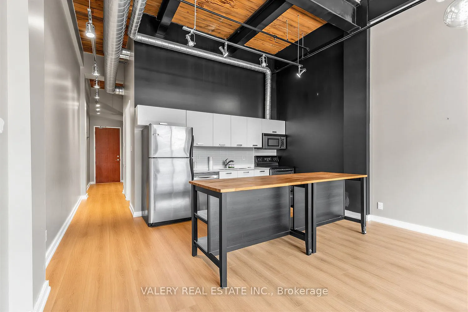 1 bed, $2,995 — Photo 1