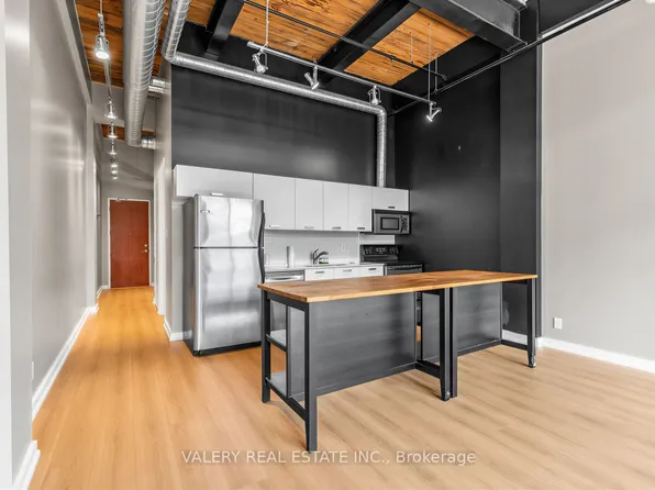 43 Hanna Ave Unit 314, Toronto, ON M6K 1X1