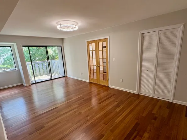 13 Cedar Court #E, East Haven, CT 06513