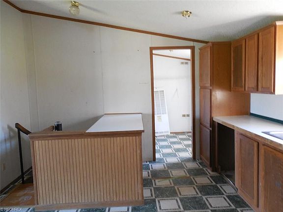 3rd image of 448 S Main St