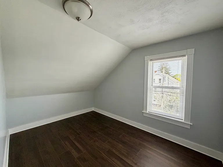 13 Elizabeth St #3 — Photo 14