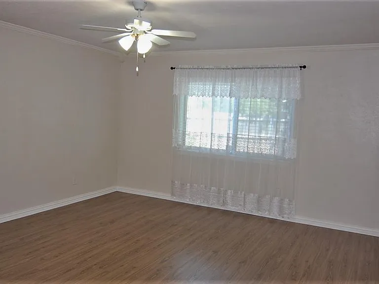 2619 Creekview Dr — Photo 27
