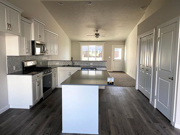 Entry way leading to Kitchen