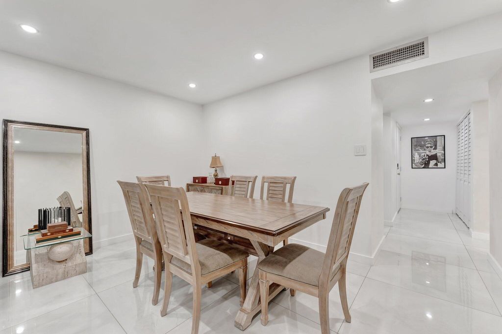 138 S Cypress Rd APT 224, photo 9
