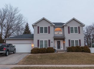 111 Stoney Point Rd SW, CEDAR RAPIDS, IA 52404