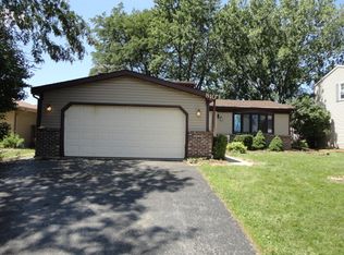 810 Napa St, Carol Stream, IL 60188