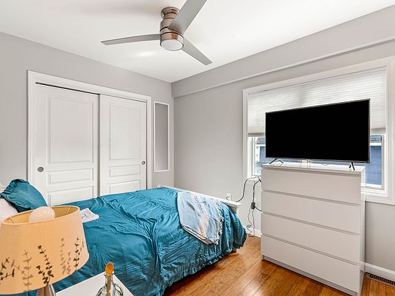 5th image of 16 Commonwealth Ave #16NAUTICAL