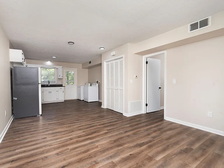 450 Cedar Ave #6 — Photo 9