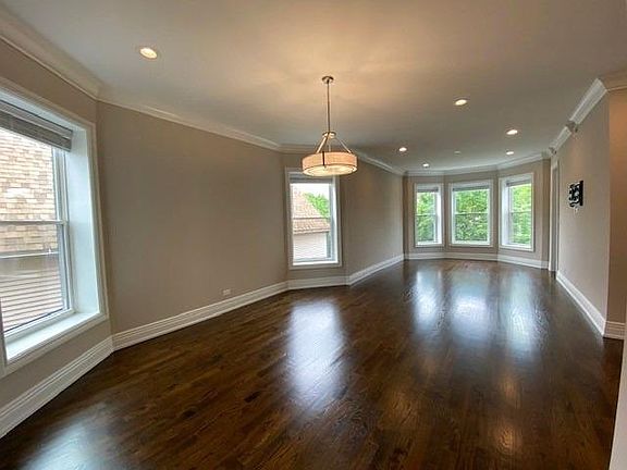 3rd image of 3433 N Janssen Ave #3