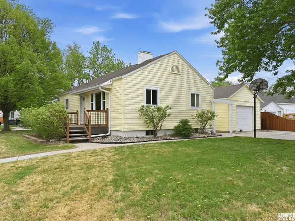 2645 McBride Ave, Council Bluffs, IA 51501